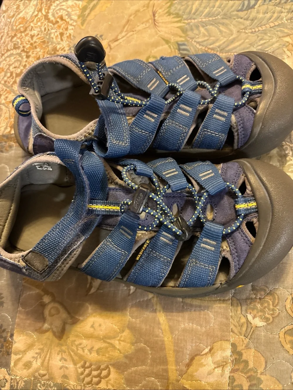 Keen Youth Navy Blue Closed-Toe Adventure Sandals size 5 or women’s size 6.5.